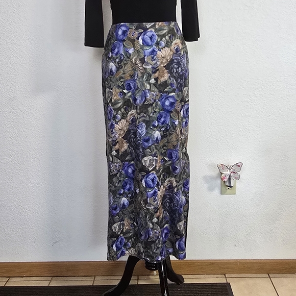 up front Dresses & Skirts - Vintage 90s Floral Maxi Skirt